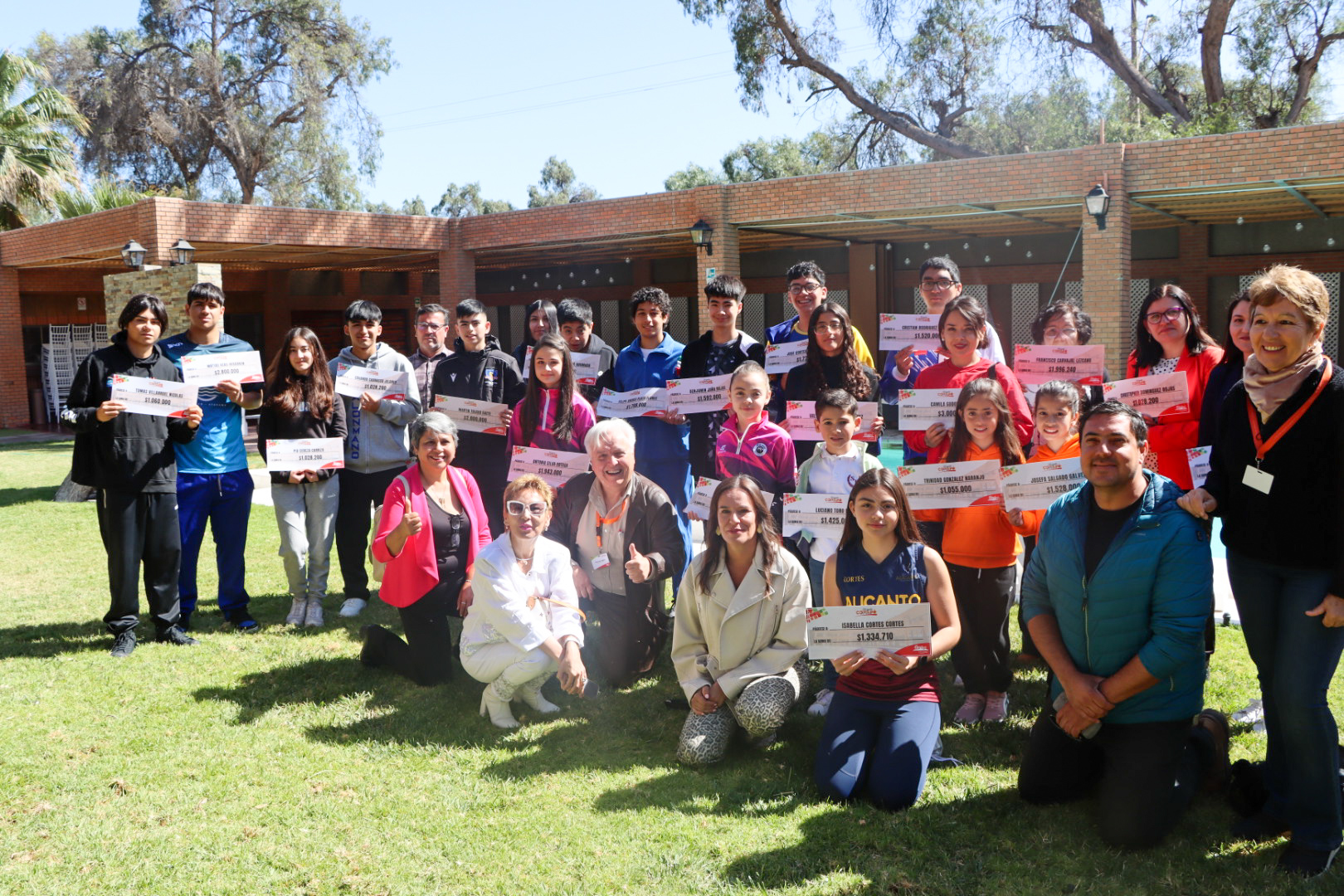 35 jóvenes recibieron beca deportiva “Team Copiapó 2024”